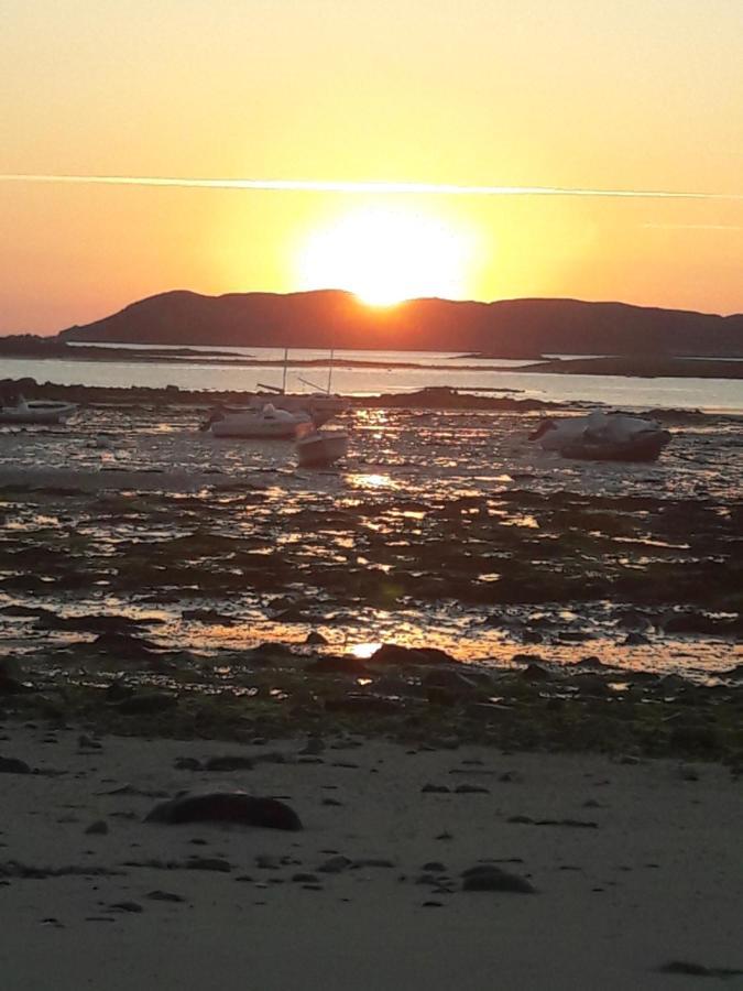 studio exposé plein sud vu sur le port de plaisance Perros-Guirec Exterior foto