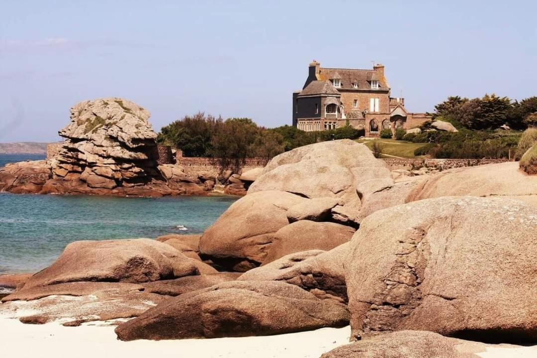 studio exposé plein sud vu sur le port de plaisance Perros-Guirec Exterior foto