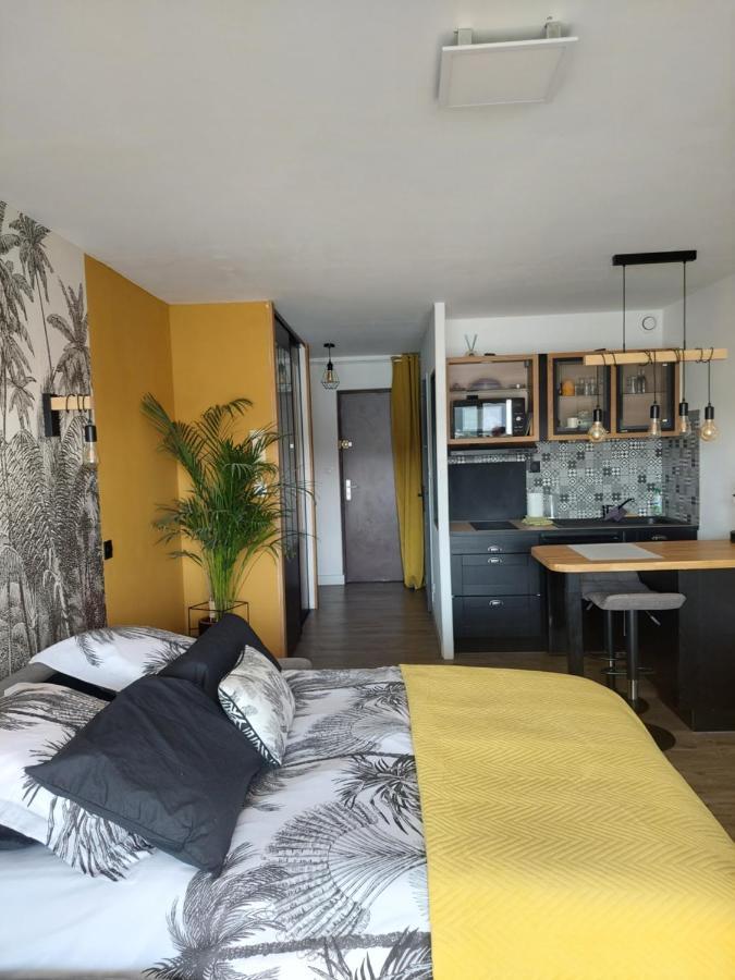 studio exposé plein sud vu sur le port de plaisance Perros-Guirec Exterior foto